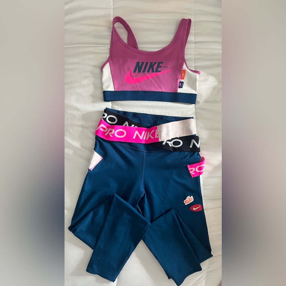 Nike One Pro Womens Icon Clash Leggings  Luxe 7/8 Tight and sports bra -